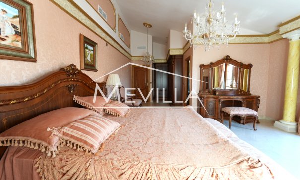 Salg (Resales) - Villa - Orihuela Costa - Campoamor