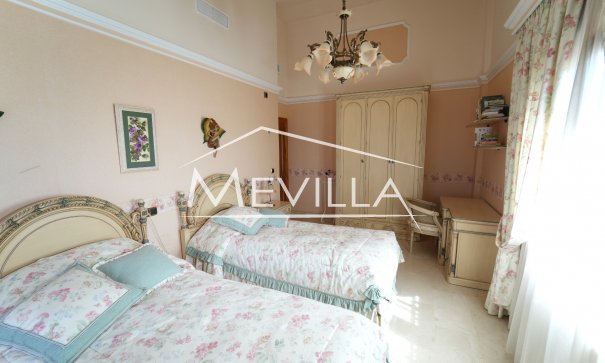 Salg (Resales) - Villa - Orihuela Costa - Campoamor