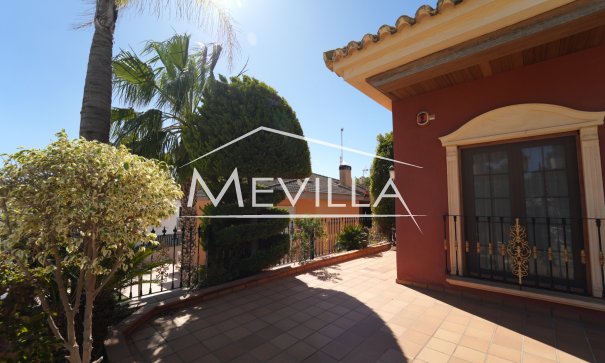 Salg (Resales) - Villa - Orihuela Costa - Campoamor