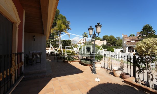 Salg (Resales) - Villa - Orihuela Costa - Campoamor