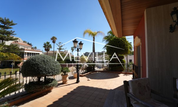 Salg (Resales) - Villa - Orihuela Costa - Campoamor