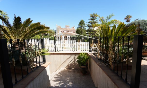 Salg (Resales) - Villa - Orihuela Costa - Campoamor